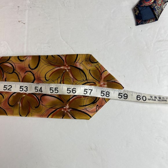 2006 J. Garcia Butterfly Study Tie 100% Silk Floral Gold Collection Forty-Two - Picture 7 of 7